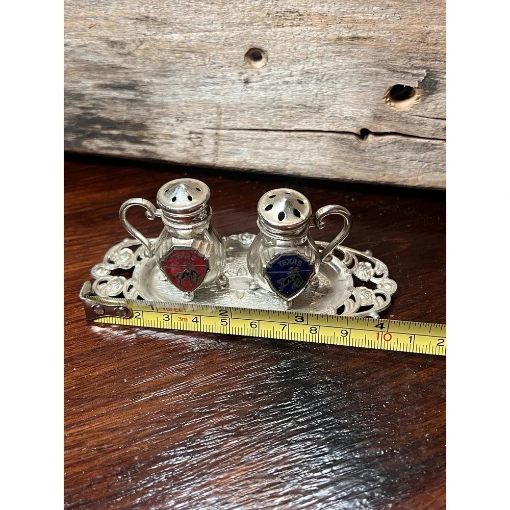 Vintage Metal Salt And Pepper Shakers Souvenir Texas with Tray‎ Japan Elegant